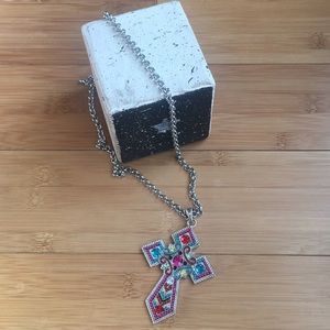 Cross pendent necklace